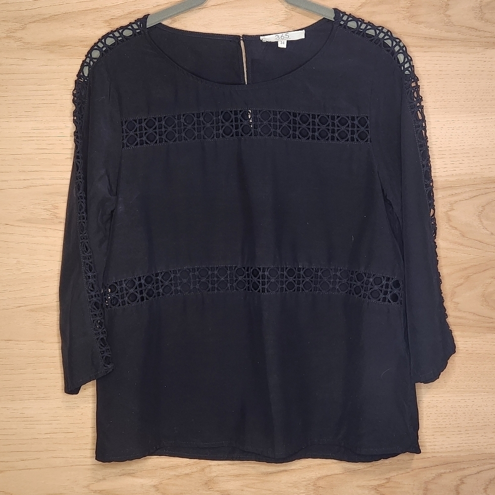 365 THREE SIXTY FIVE BLACK SELIMA BLOUSE LACE INSETS ON SLEEVE AND BODY SMALL